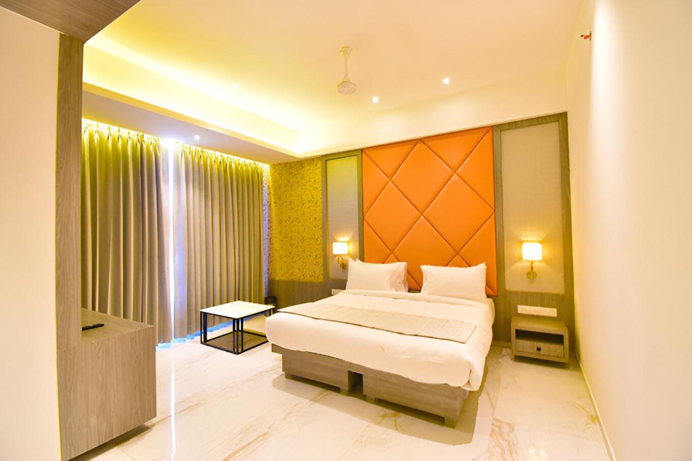 Glitz Hotels La Dahlia - Premium Thane Εξωτερικό φωτογραφία