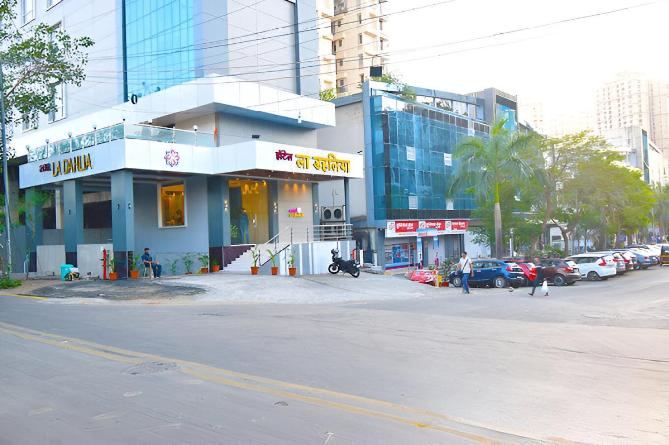 Glitz Hotels La Dahlia - Premium Thane Εξωτερικό φωτογραφία