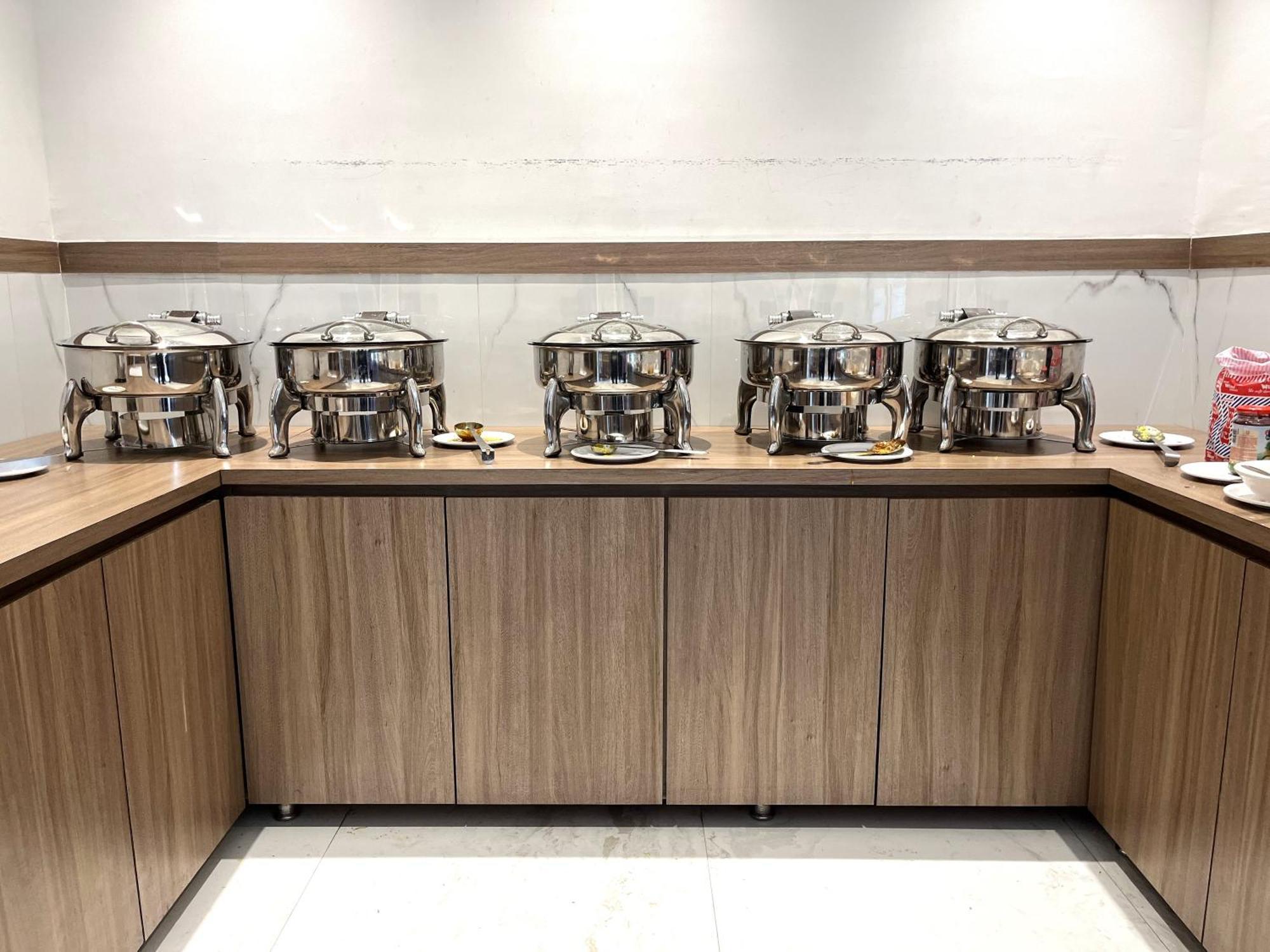 Glitz Hotels La Dahlia - Premium Thane Εξωτερικό φωτογραφία